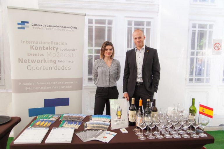 KOLEM SVĚTA SE 14 KOMORAMI – 2017