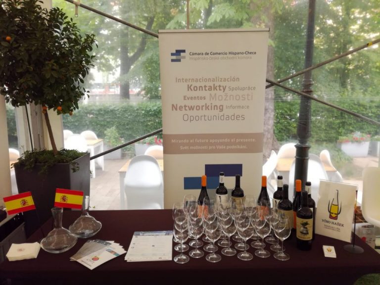 Around the World with 10 Chambers v Praze