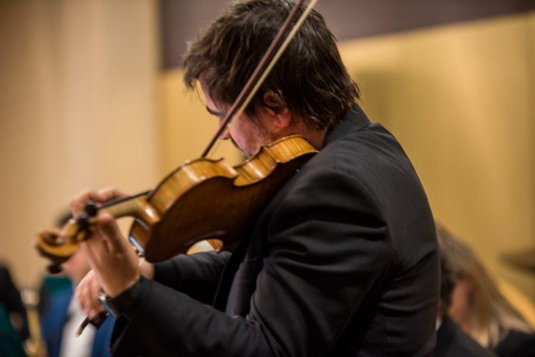 CÓCTEL BENÉFICO EN APOYO A UCRANIA